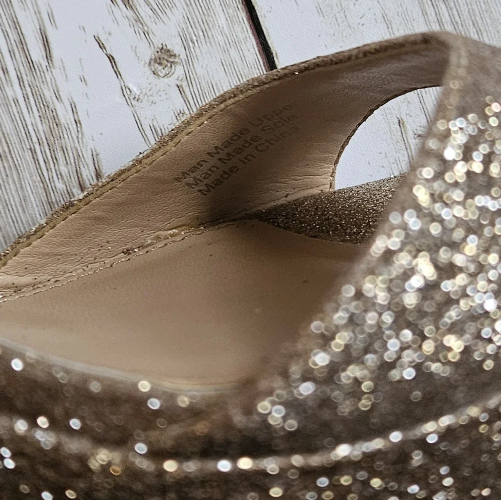 Badgley Mischka Jewel Averie Wedge Sandals SZ 10